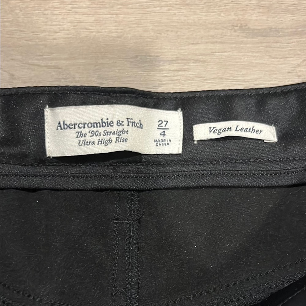 Abercrombie Leather 90s straight Pants - Picture 5 of 6